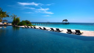 amari havodda maldives swimming-pool-1