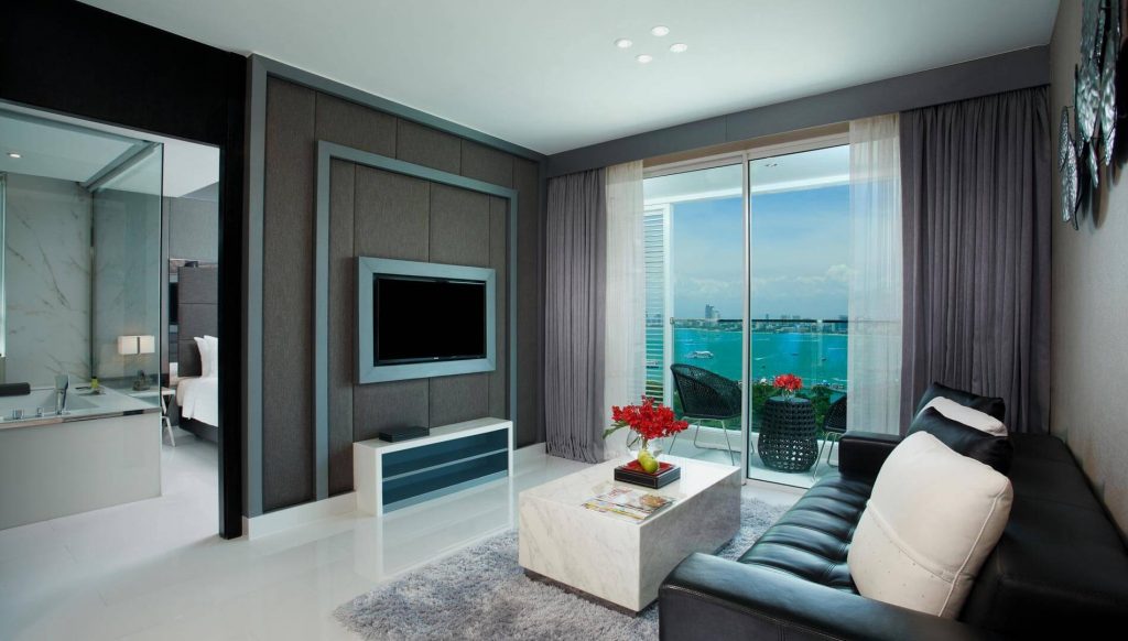 One Bedroom Corner Suite Ocean Facing 