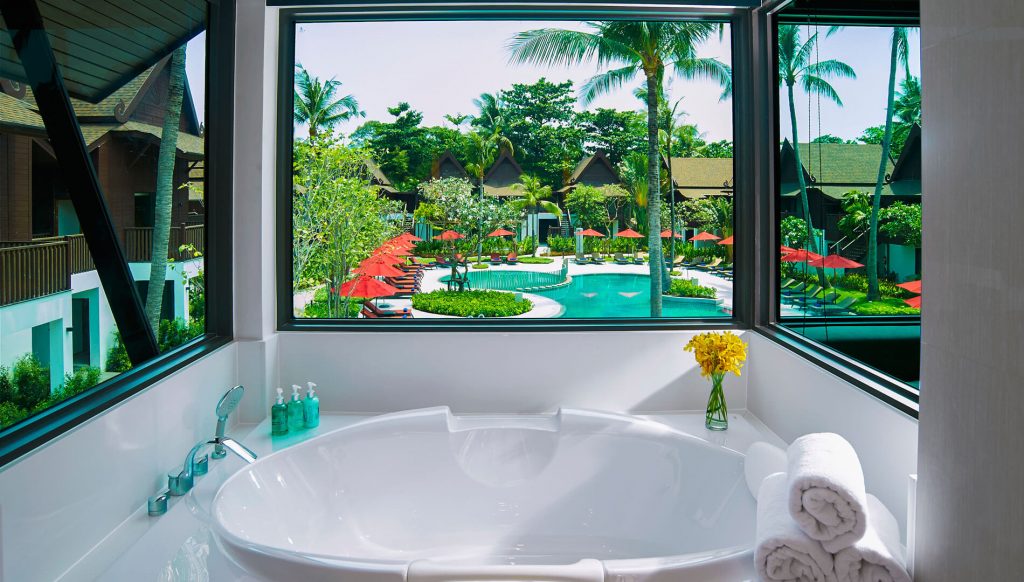 two-bedroom-family-suite-pool-view-thai-village-bathroom