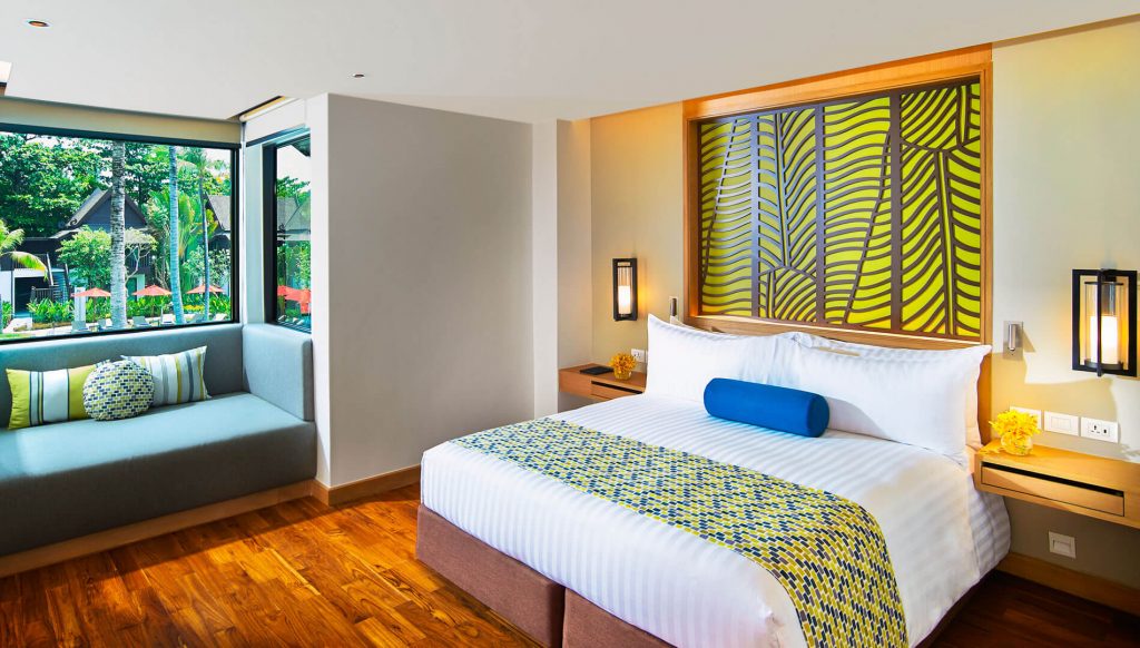 two-bedroom-family-suite-pool-view-thai-village-main-bedroom